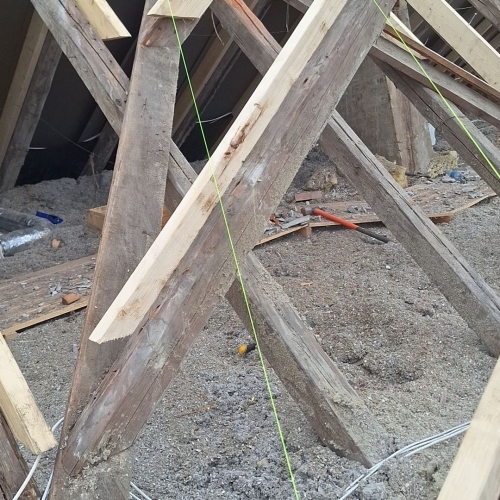 Stabilisering af gammelt tag under renovering